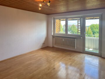 Helle 2-Zimmer-Wohnung mit Balkon in der Burghauser Neustadt, 84489 Burghausen, Etagenwohnung