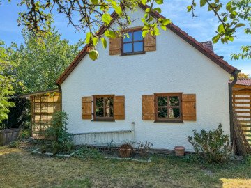 Einfamilienhaus für Paare oder kleine Familien in Hart an der Alz, 84518 Garching an der Alz, Einfamilienhaus