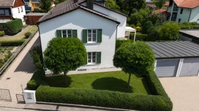 Großzügiges Reiheneckhaus mit Garage in ruhiger und zentraler Lage, 84489 Burghausen, Reihenendhaus