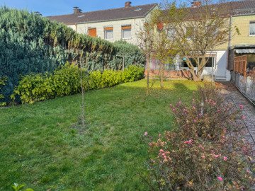 Gepflegtes Reihenmittelhaus in ruhiger Lage mit Garten, 84489 Burghausen, Reihenmittelhaus